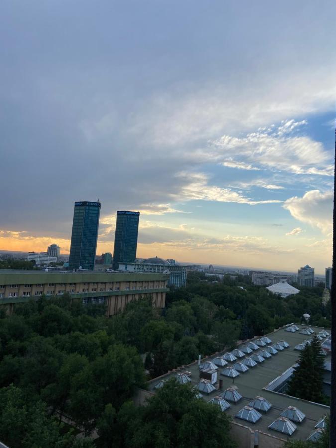 Квартира В Центре Алматы Exterior foto