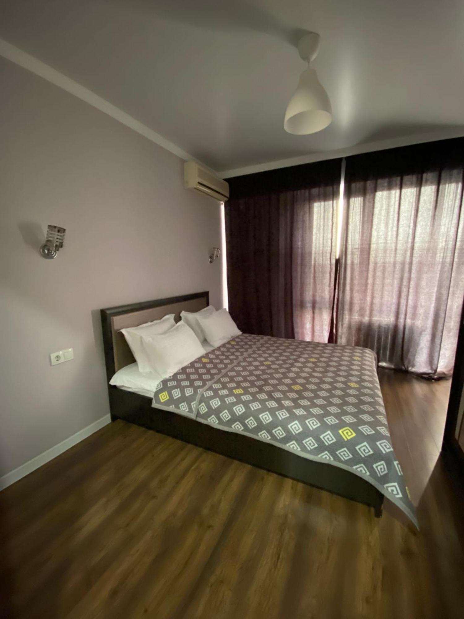 Квартира В Центре Алматы Exterior foto